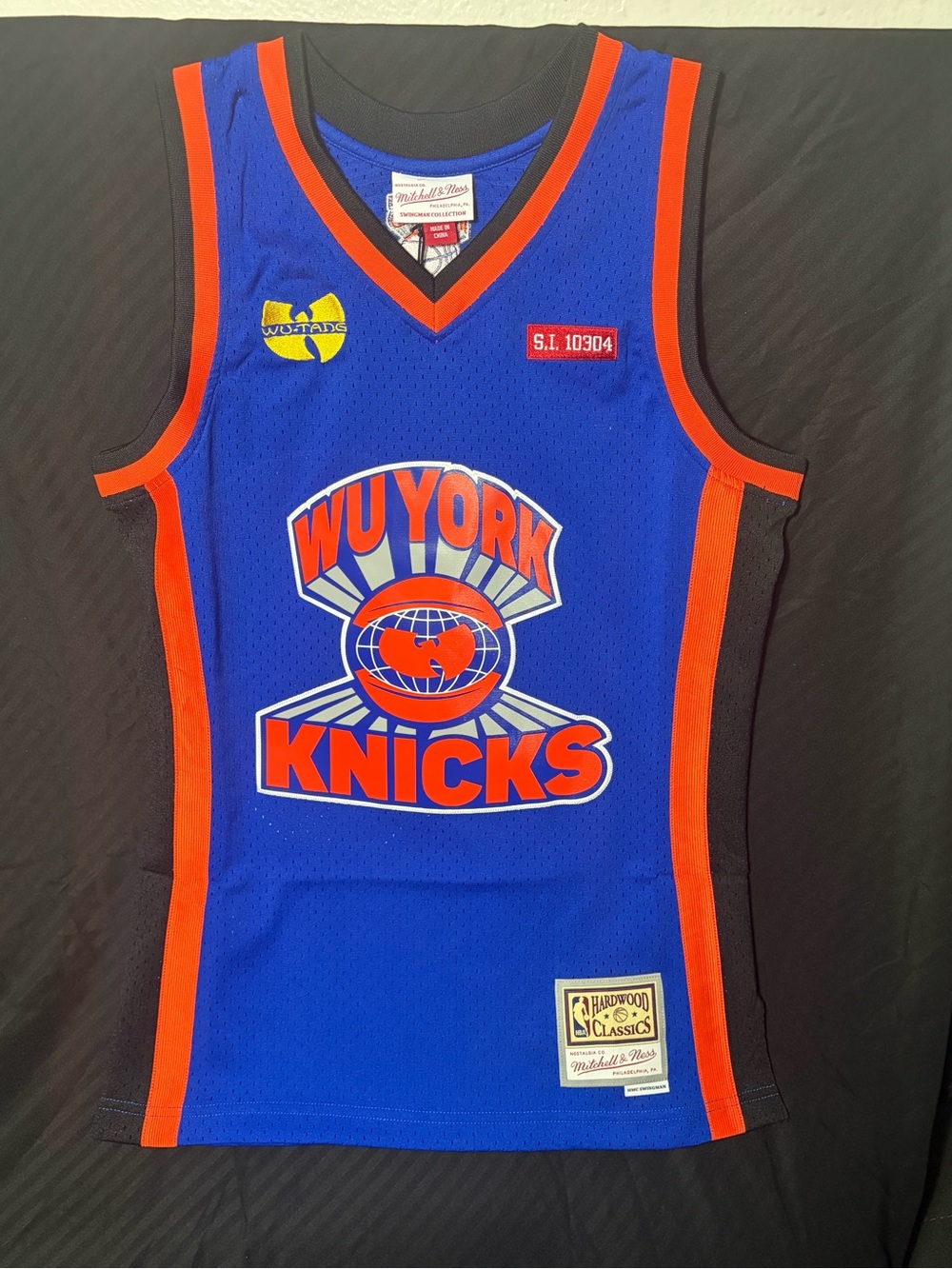 Men's Clothing > Shirts > Athletic Tops & Jerseys
